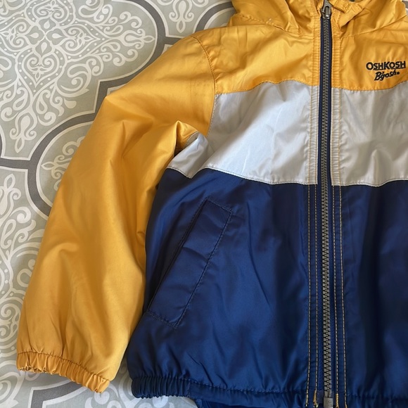 🌧️ OshKosh Hooded Jacket 🌨️ - Picture 5 of 7